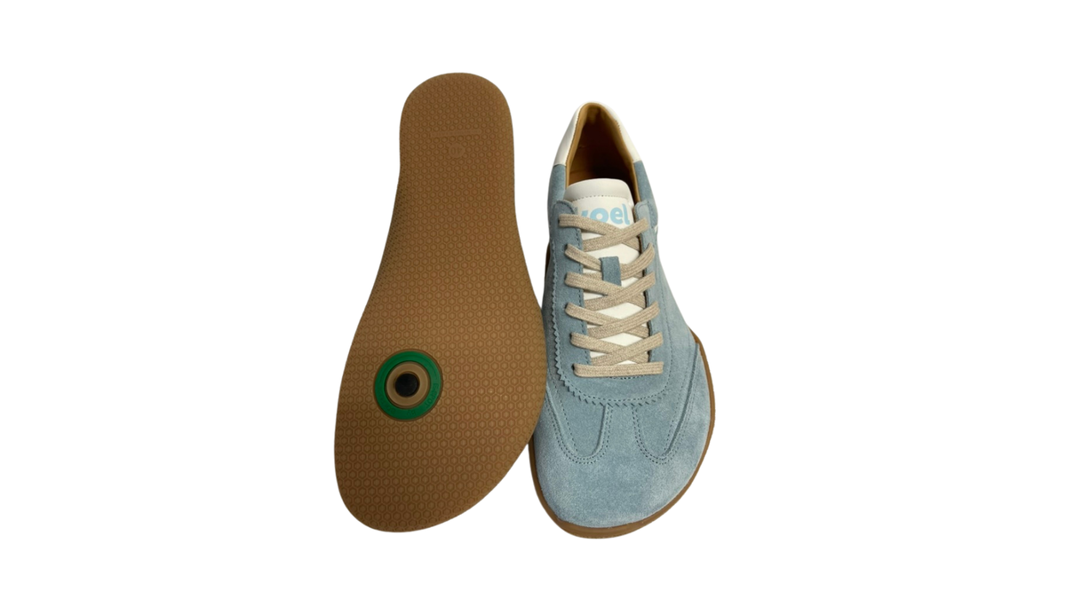 Barfußschuh für Erwachsene, geschlossene Zehenpartie, geschlossener Fersenbereich, Schnürung, Ziernähte im Seitenbereich, flache Sohle, Ansicht von unten und Draufsicht, Paar