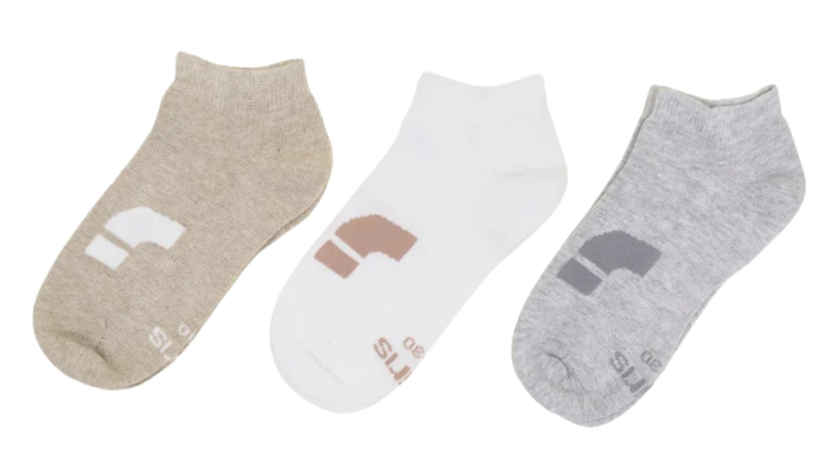 Socken in kurzer Form ohne Schaft, mehrere Paare nebeneinander, Draufsicht