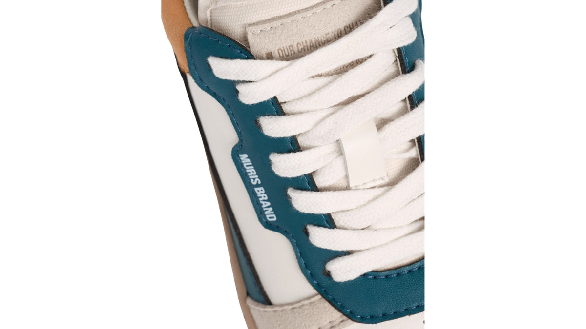 Barfußschuh mit Schnürung, breite Zehenbox, flexible Sohle, geschlossener Fersenbereich, Detailansicht Schnürung