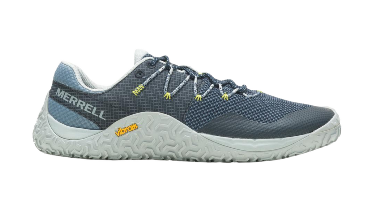 Barfußschuh mit Schnürsenkeln, geschlossener Zehenbox und geschlossenem Fersenbereich, profilierte Sohle, Seitenansicht außen