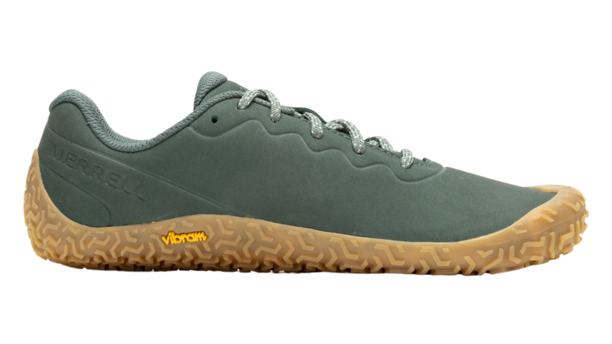 Barfußschuh mit Schnürsenkeln, geschlossener Zehenbox und geschlossenem Fersenbereich, profilierte Sohle, Seitenansicht außen