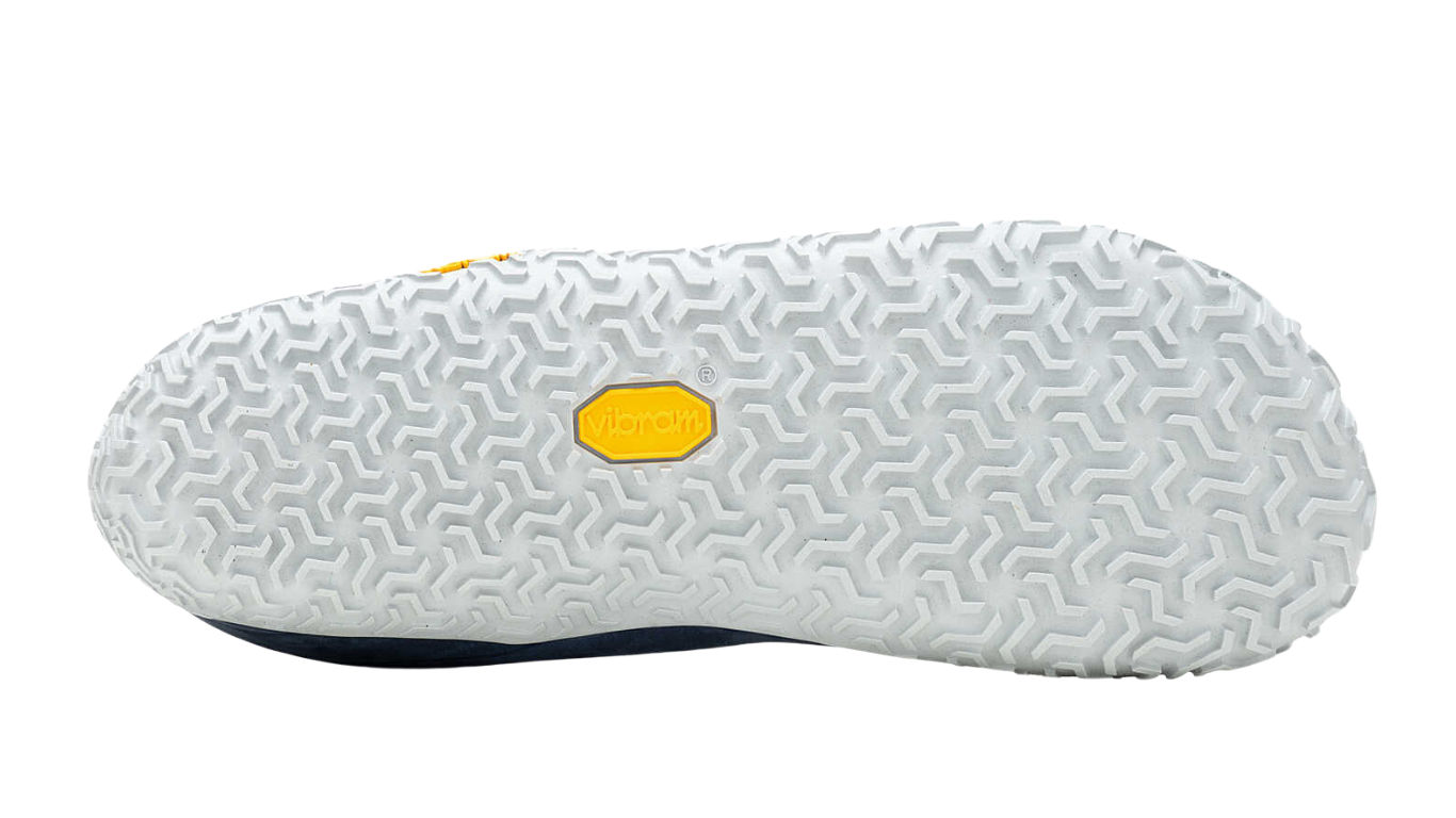Barfußschuh mit profilierter Laufsohle und geometrischem Profilmuster, Ansicht von unten