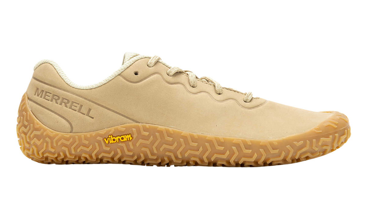 Barfußschuh mit Schnürsenkeln, geschlossener Zehenbox und geschlossenem Fersenbereich, profilierte Sohle, Seitenansicht außen