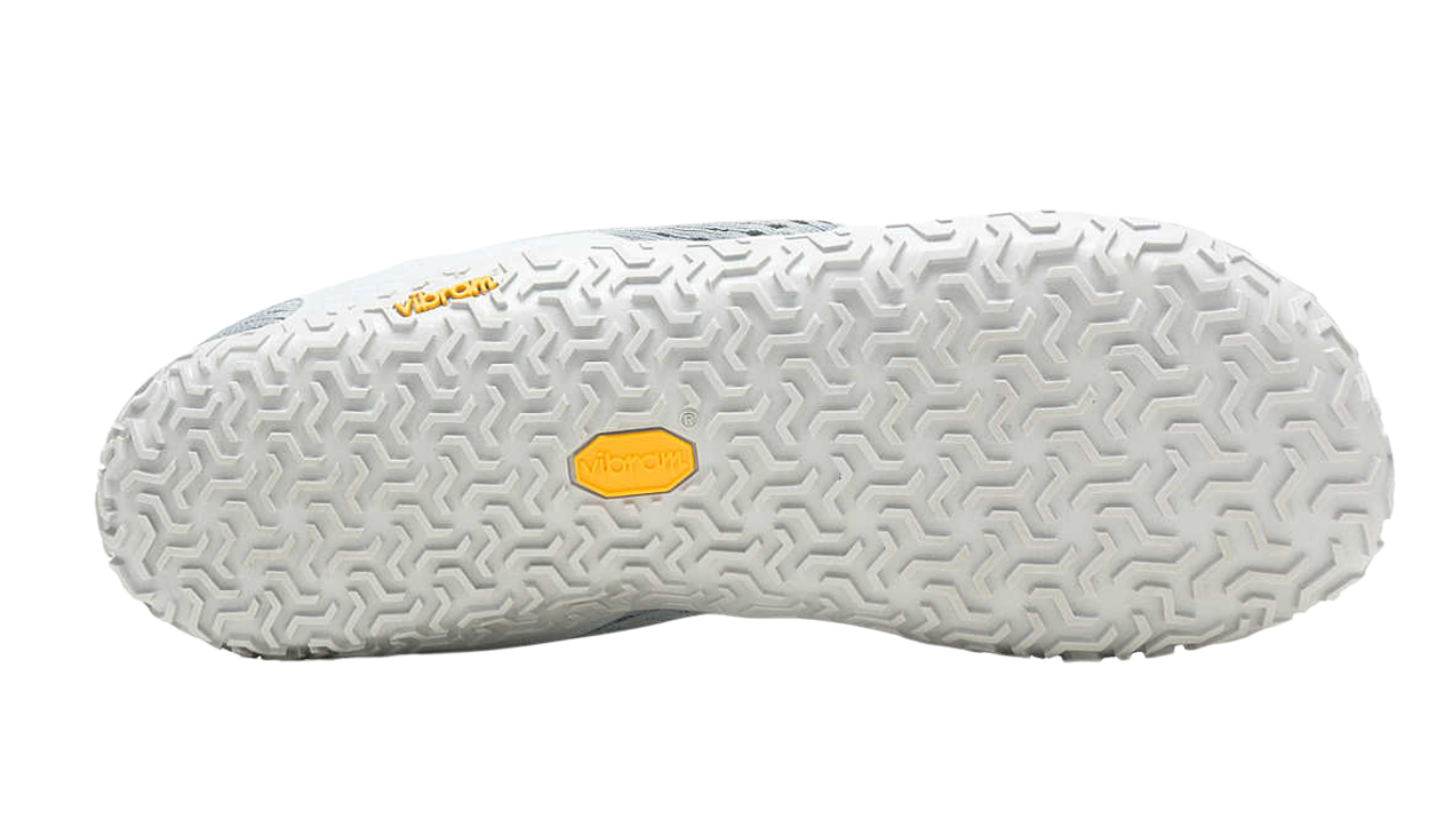 Barfußschuh mit profilierter Laufsohle, Ansicht von unten