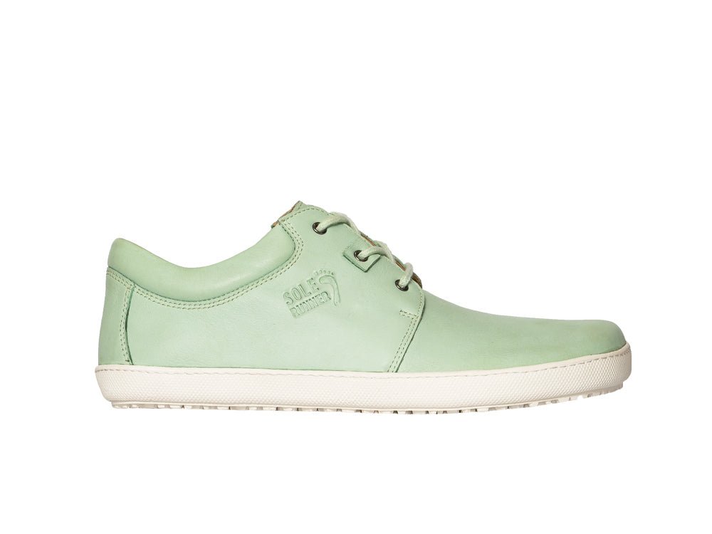 Barfußschuh, geschlossene Zehen und geschlossener Fersenbereich, Schnürsenkel, flexible Sohle, einzelner Schuh, Seitenansicht außen