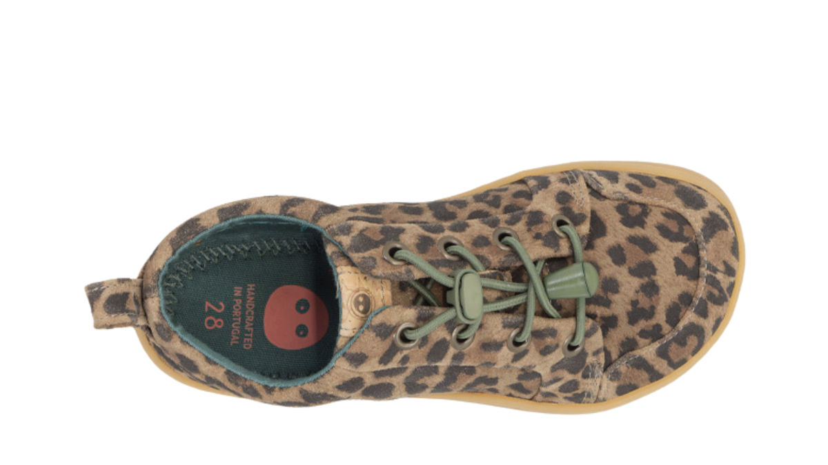 Barfußsneaker mit Schnellverschluss, Animal-Print und geschlossener Zehenpartie, Einzelschuh, Draufsicht