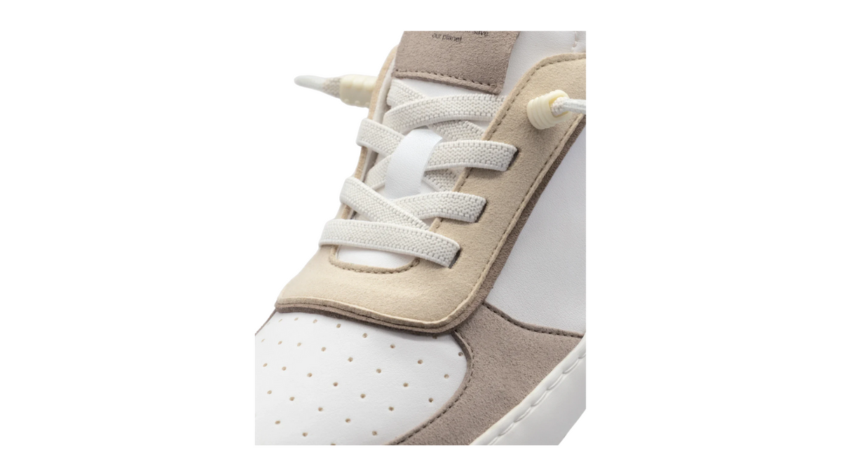 Barfußschuh für Kinder mit Schnürung und perforierter Zehenpartie, Detailansicht