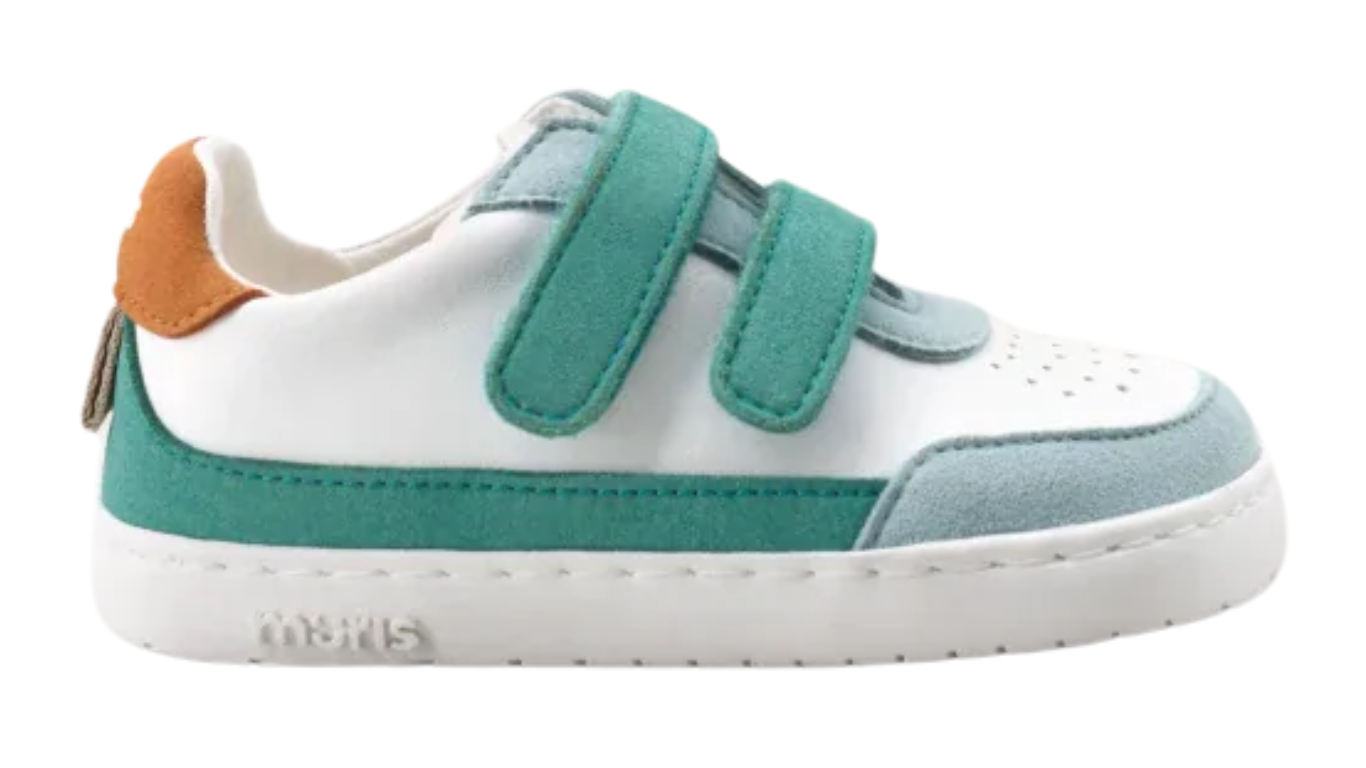 Barfußschuh für Kinder mit breiter Zehenbox, flexibler Sohle und zwei Klettverschlüssen, Seitenansicht außen