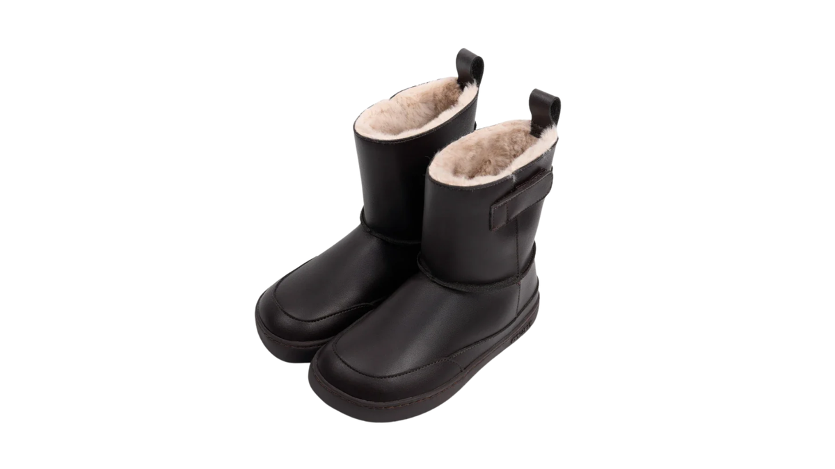 Barfußwinterstiefel für Kinder, geschlossene Zehenpartie, geschlossener Fersenbereich, Schaft mit Klettverschluss, flache Sohle, schräge Vorderansicht als Paar