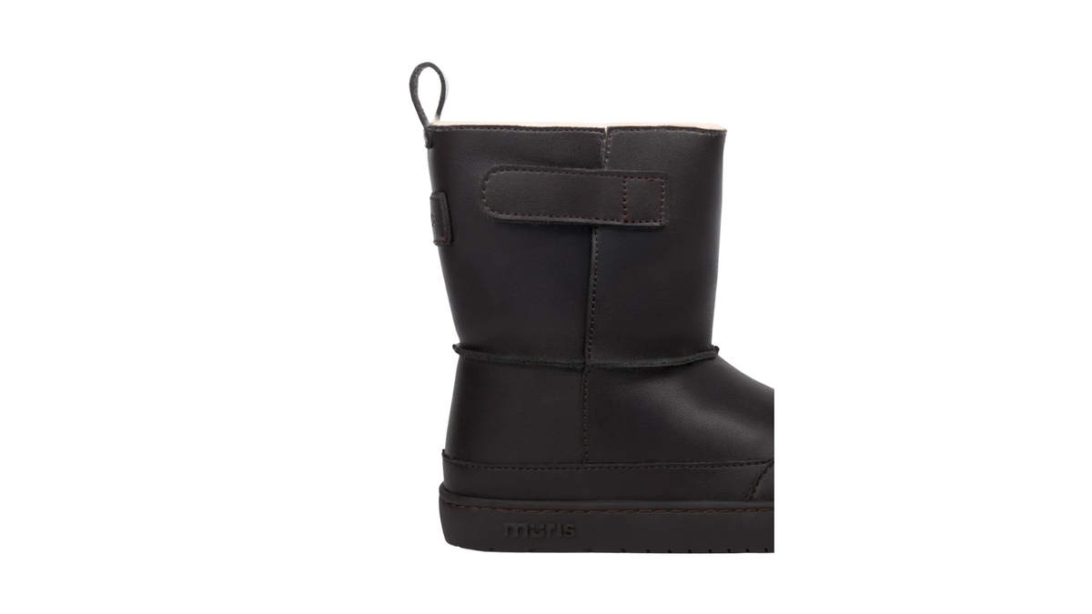 Barfußwinterstiefel für Kinder, geschlossene Zehenpartie, geschlossener Fersenbereich, Schaft mit Klettverschluss, flache Sohle, Detailansicht Seitenansicht