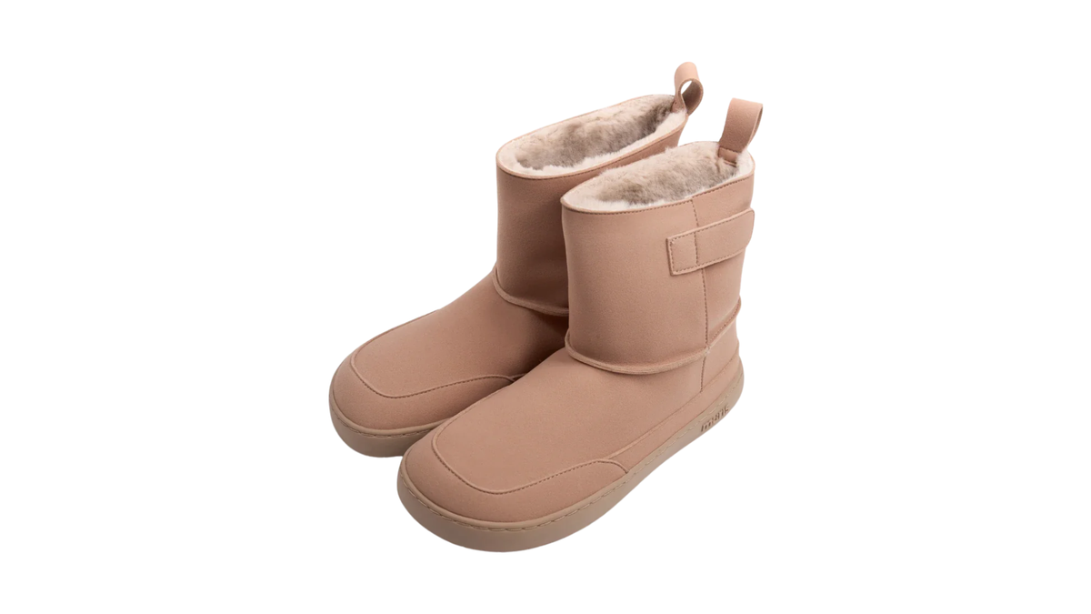 Barfußwinterstiefel, geschlossene Zehenpartie, geschlossener Fersenbereich, Schaft mit Klettverschluss, Zuglasche, flache Sohle, schräge Vorderansicht als Paar