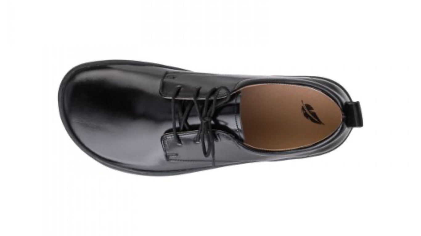 Barfußschuh mit Schnürverschluss, breiter Zehenbox und flacher Sohle, geschlossener Fersenbereich, Draufsicht