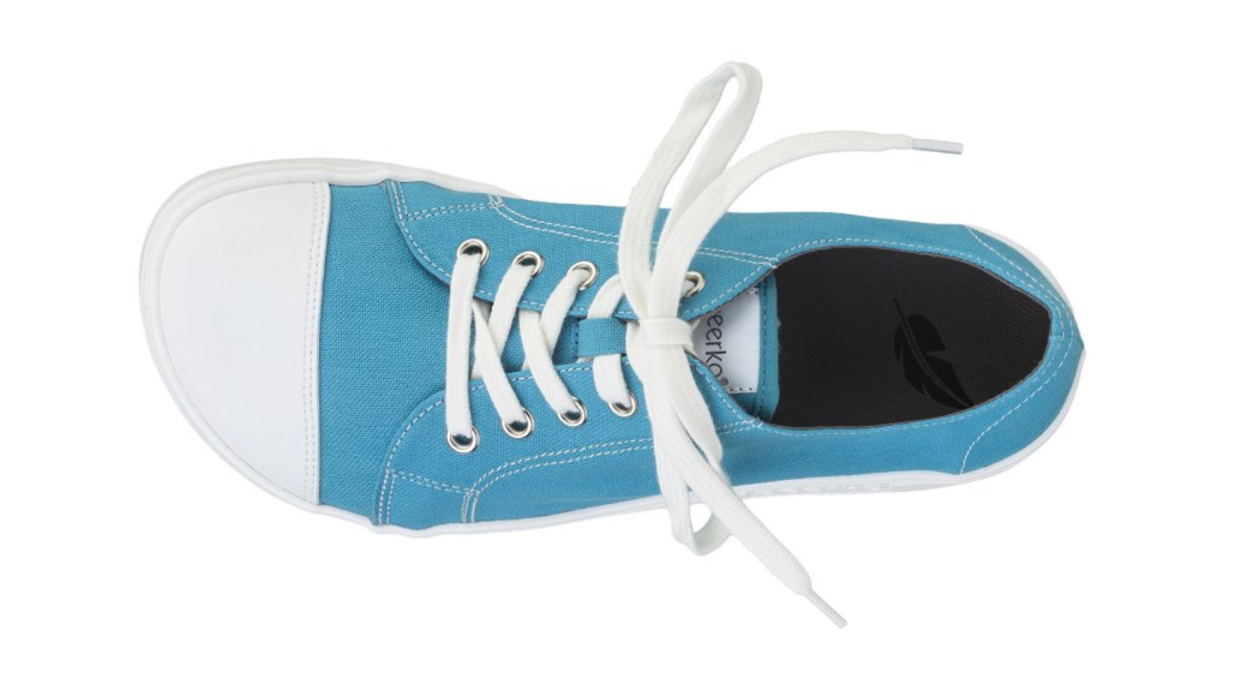 Barfußschuh mit Schnürverschluss, breiter Zehenbox und flacher Sohle, geschlossener Fersenbereich, Draufsicht