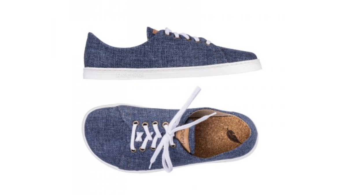 Barfußschuh als Paar mit Schnürverschluss, breiter Zehenbox und flacher Sohle, geschlossener Fersenbereich, Draufsicht