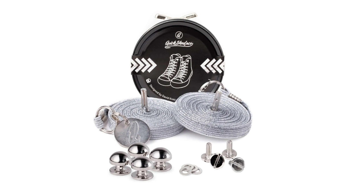 Schnürsenkel-Set, zwei runde Senkel mit Metallenden, Schraubverschlüsse, Metallknöpfe und Dose, Draufsicht