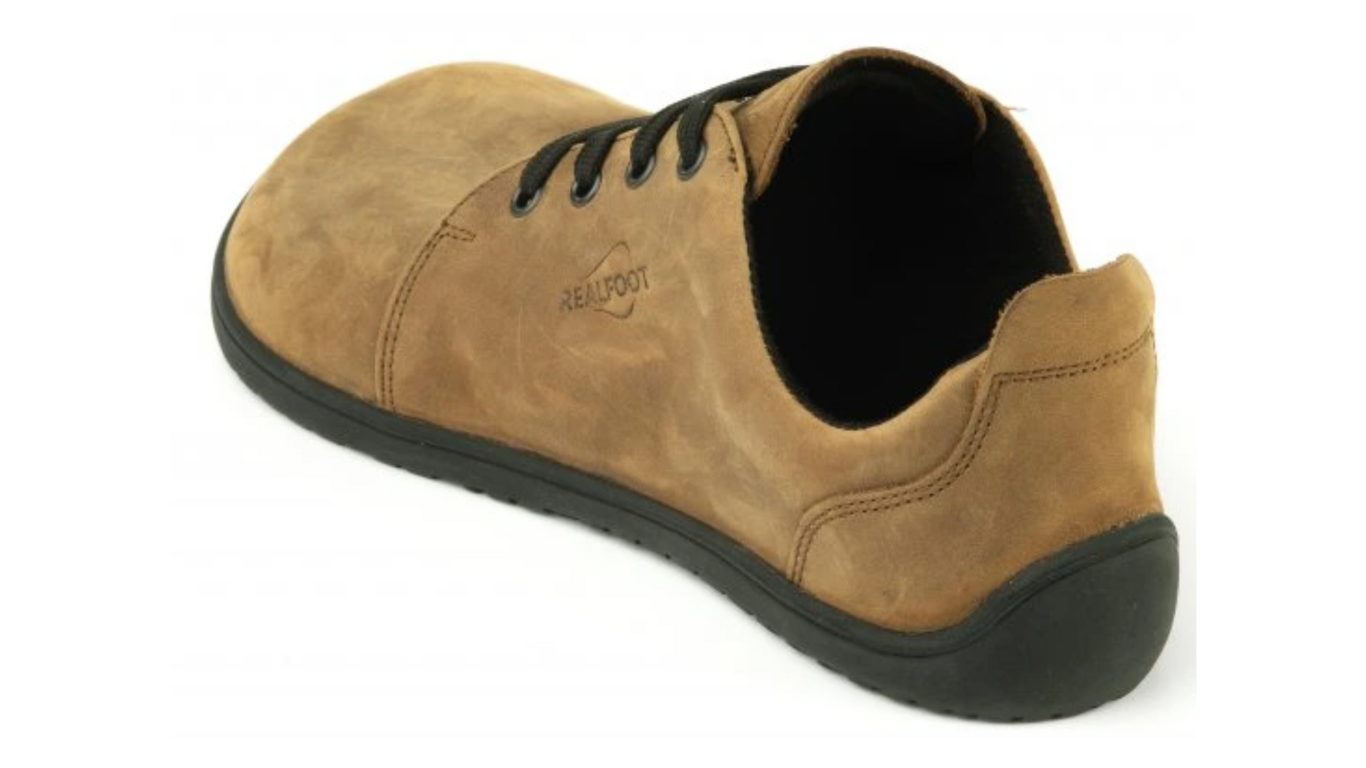Barfußschuh mit Schnürung, flache flexible Sohle, breite Zehenbox, geschlossener Fersenbereich, Rückansicht