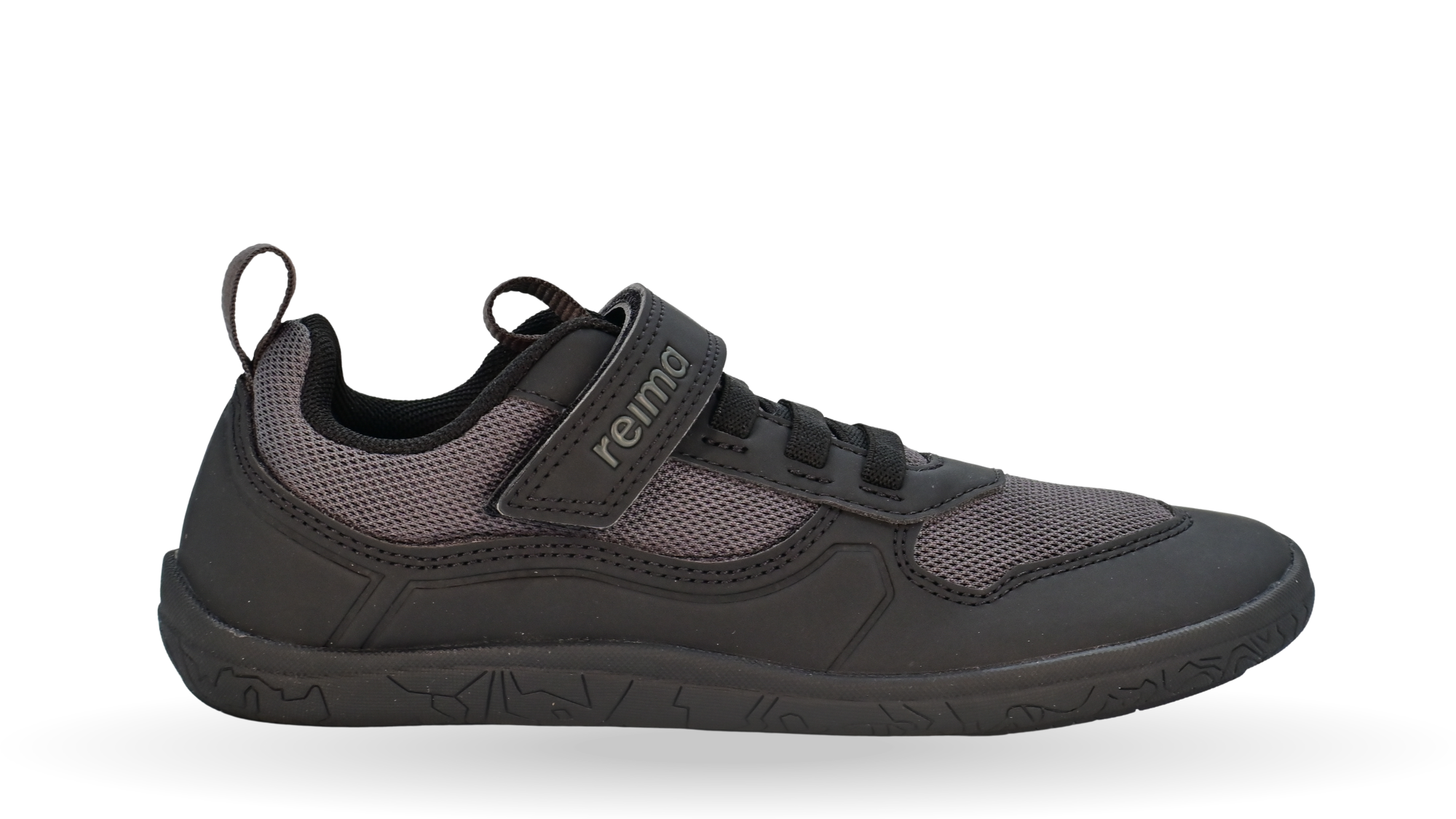 Barfußschuh für Kinder, geschlossene Zehenpartie, geschlossener Fersenbereich, Schnürung, Klettverschluss, Zuglasche, profilierte Sohle, Seitenansicht außen