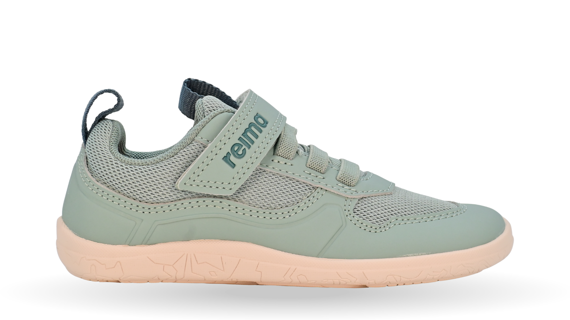 Barfußschuh für Kinder, geschlossene Zehenpartie, geschlossener Fersenbereich, Schnürung, Klettverschluss, Zuglasche, profilierte Sohle, Seitenansicht außen, einzelner Schuh