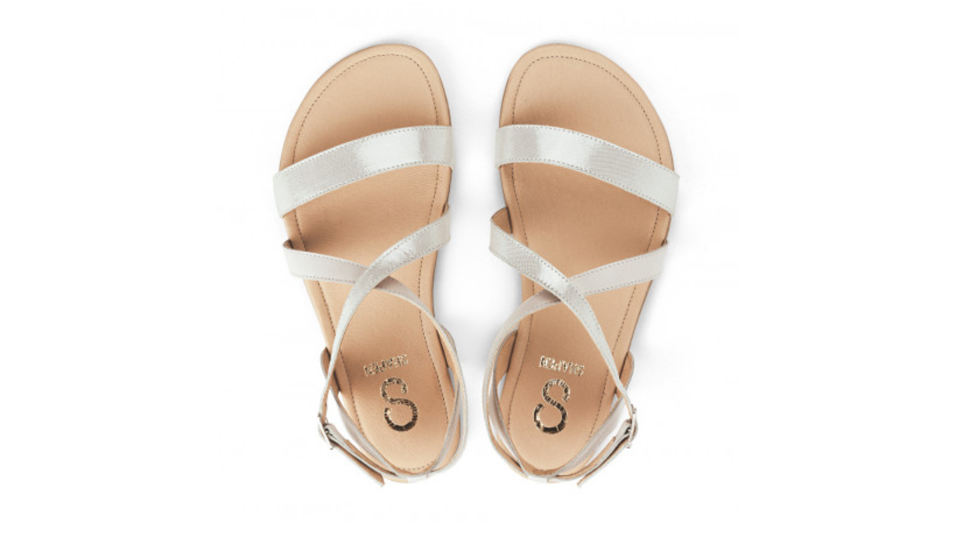 Barfußsandalen mit flexibler Sohle, Riemenkonstruktion und Fersenriemen mit Schnalle, offene Zehen und offener Fersenbereich, Paar, Draufsicht