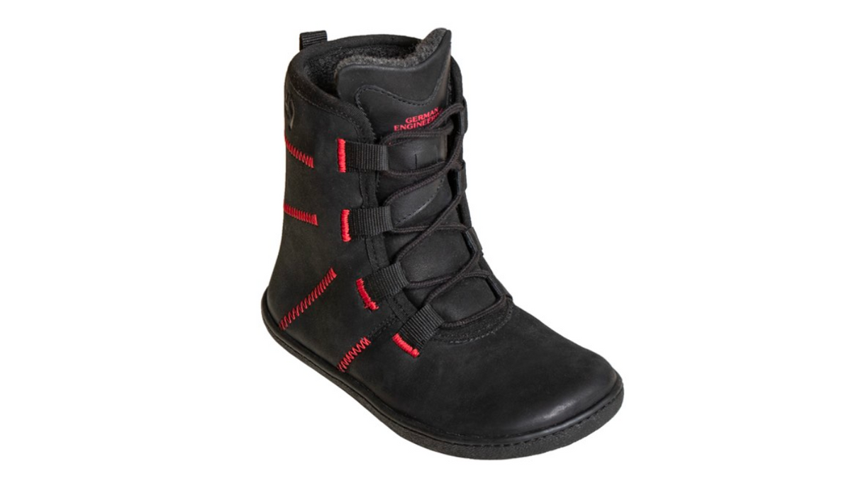 Kinder Barfußwinterstiefel, geschlossene Zehen und geschlossener Fersenbereich, Schnürsenkel, flexible Sohle, schräge Vorderansicht, einzelner Schuh