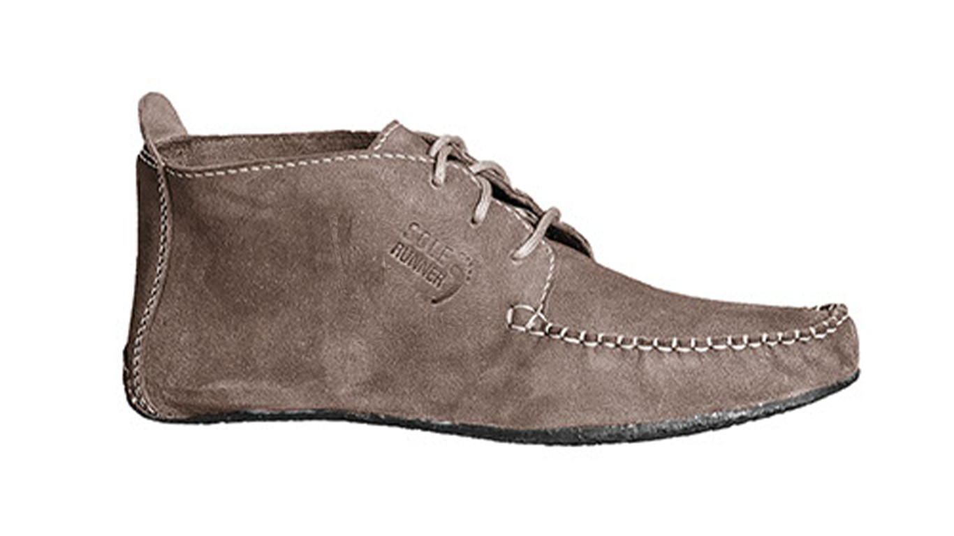 Barfußschuh, geschlossene Zehen und geschlossener Fersenbereich, Schnürsenkel, flexible Sohle, einzelner Schuh, Seitenansicht außen