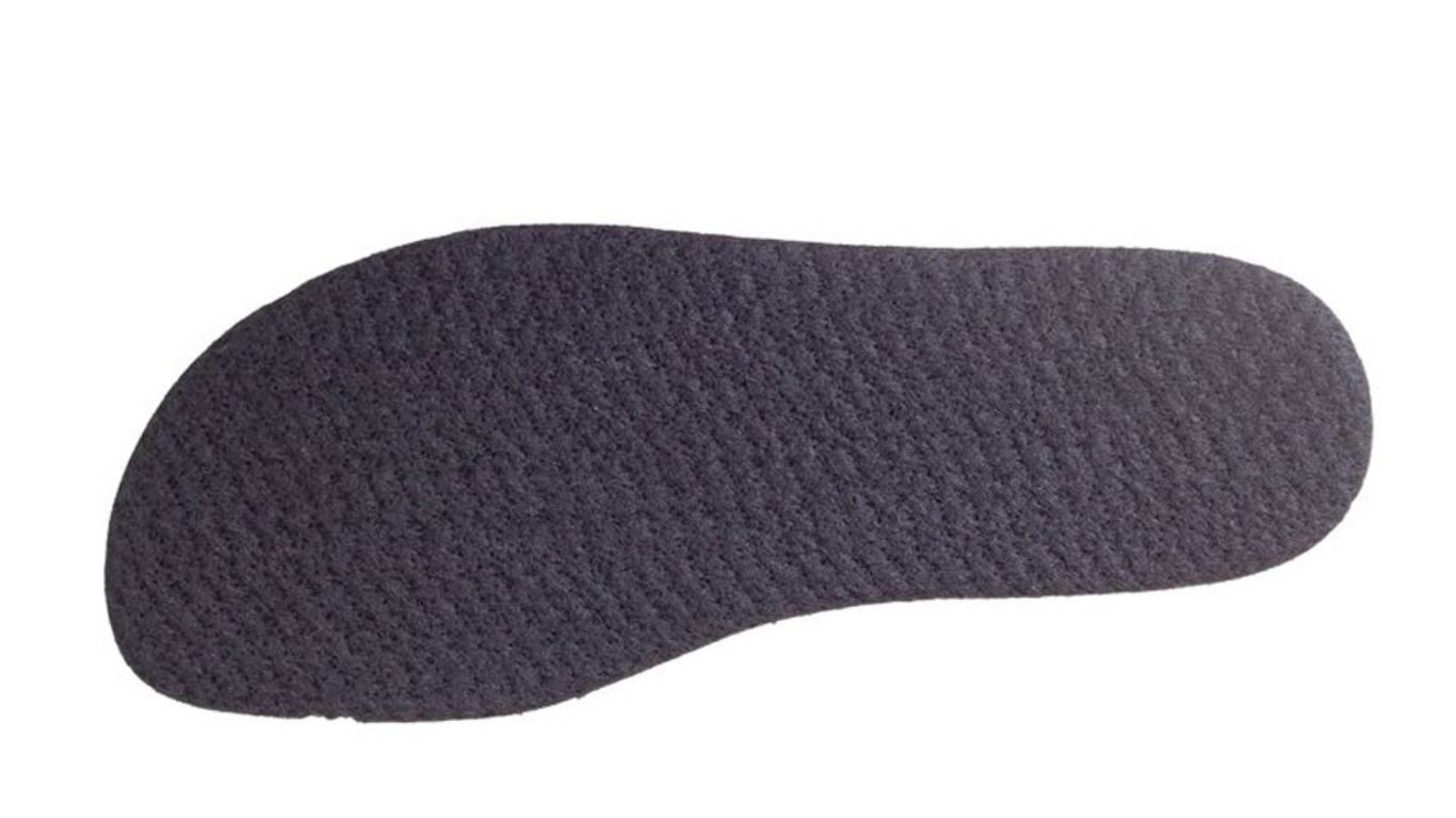 Einlegesohle, flache Form mit breitem Vorfußbereich, gleichmäßige Oberflächenstruktur, einzelnes Stück, Draufsicht