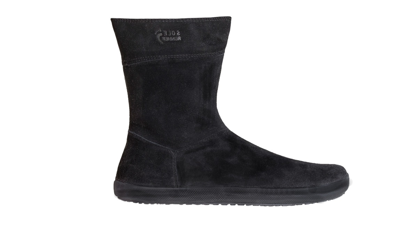 Barfußwinterstiefel, geschlossene Zehen und geschlossener Fersenbereich, ohne Verschluss, flexible Sohle, einzelner Schuh, Seitenansicht außen
