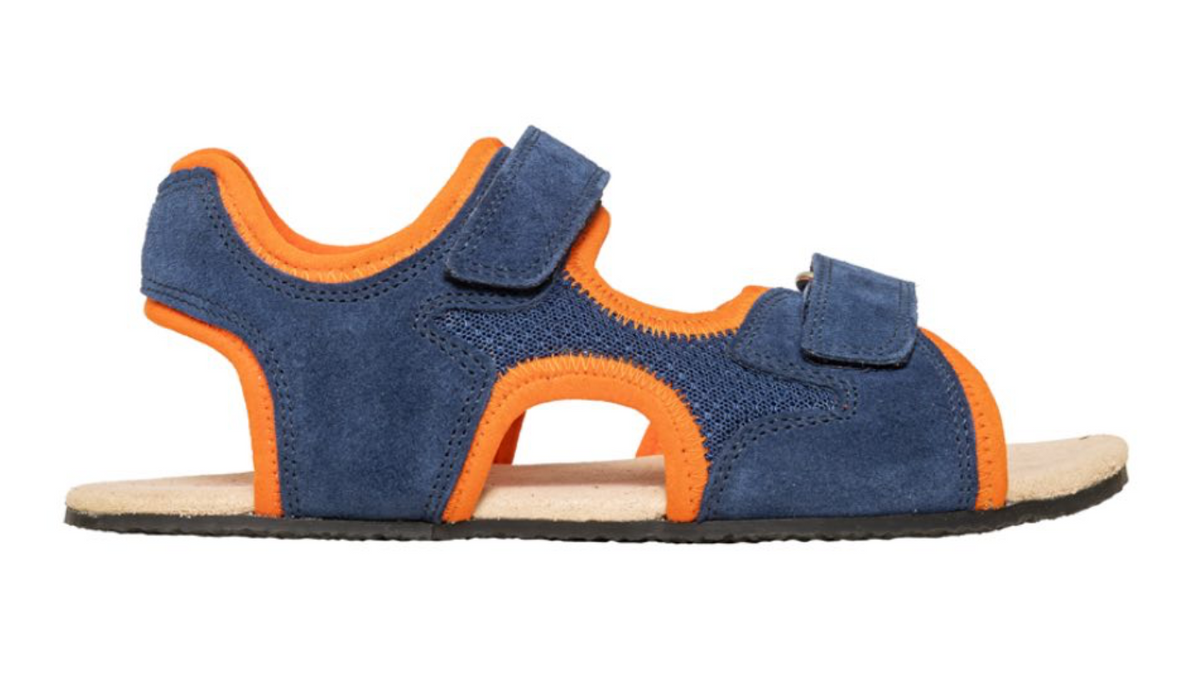 Kinder Barfußsandale, offene Zehen und offener Fersenbereich, zwei Klettverschlüsse und Riemen, flexible Sohle, einzelner Schuh, Seitenansicht außen