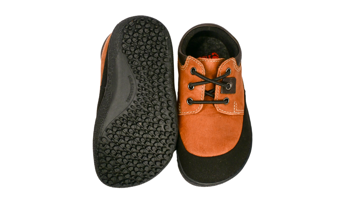 Kinder Barfußschuh, flexible Sohle mit Profilstruktur, Paar, Ansicht von unten und Draufsicht