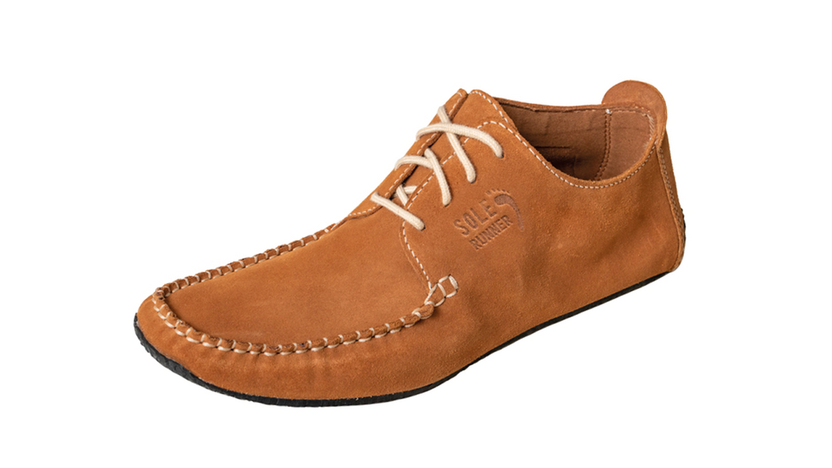 Barfußschuh, geschlossene Zehen und geschlossener Fersenbereich, Schnürsenkel, flexible Sohle, einzelner Schuh, schräge Vorderansicht