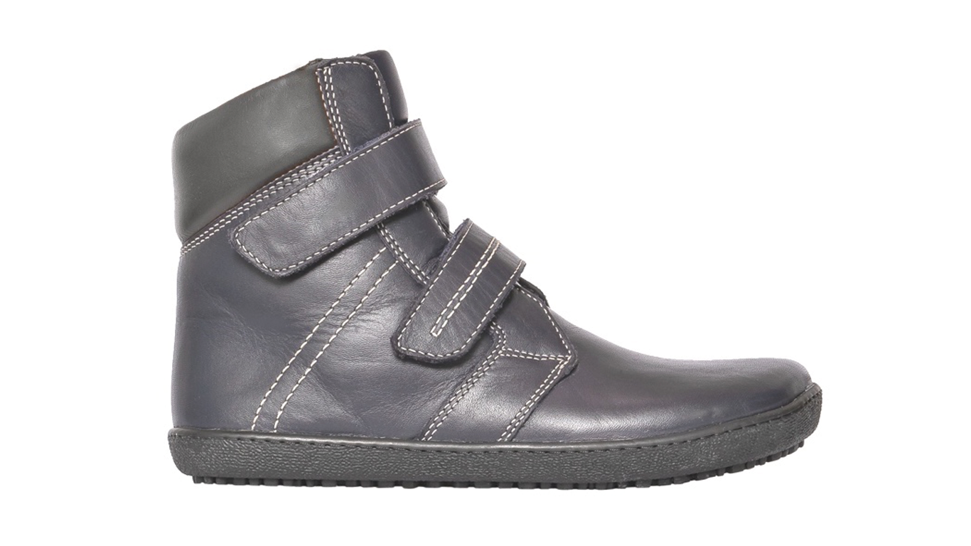 Barfußwinterstiefel für Kinder mit breiter Zehenbox, Klettverschluss und geschlossenem Fersenbereich, Seitenansicht außen