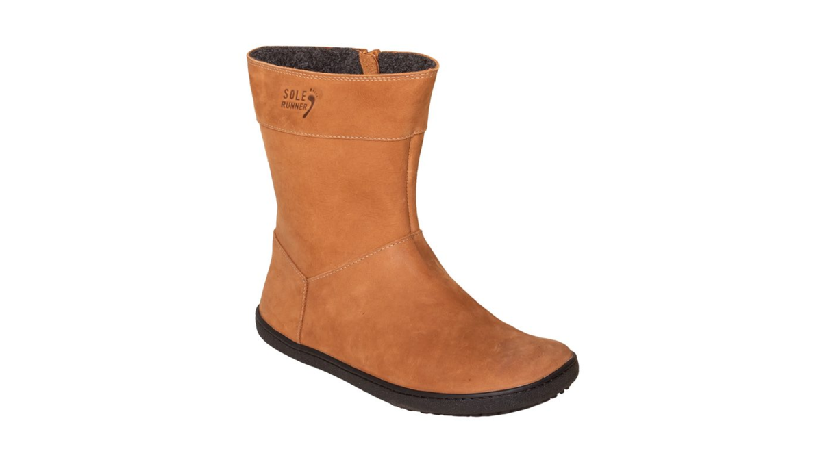 Barfußwinterstiefel, geschlossene Zehen und geschlossener Fersenbereich, ohne Verschluss, flexible Sohle, schräge Vorderansicht