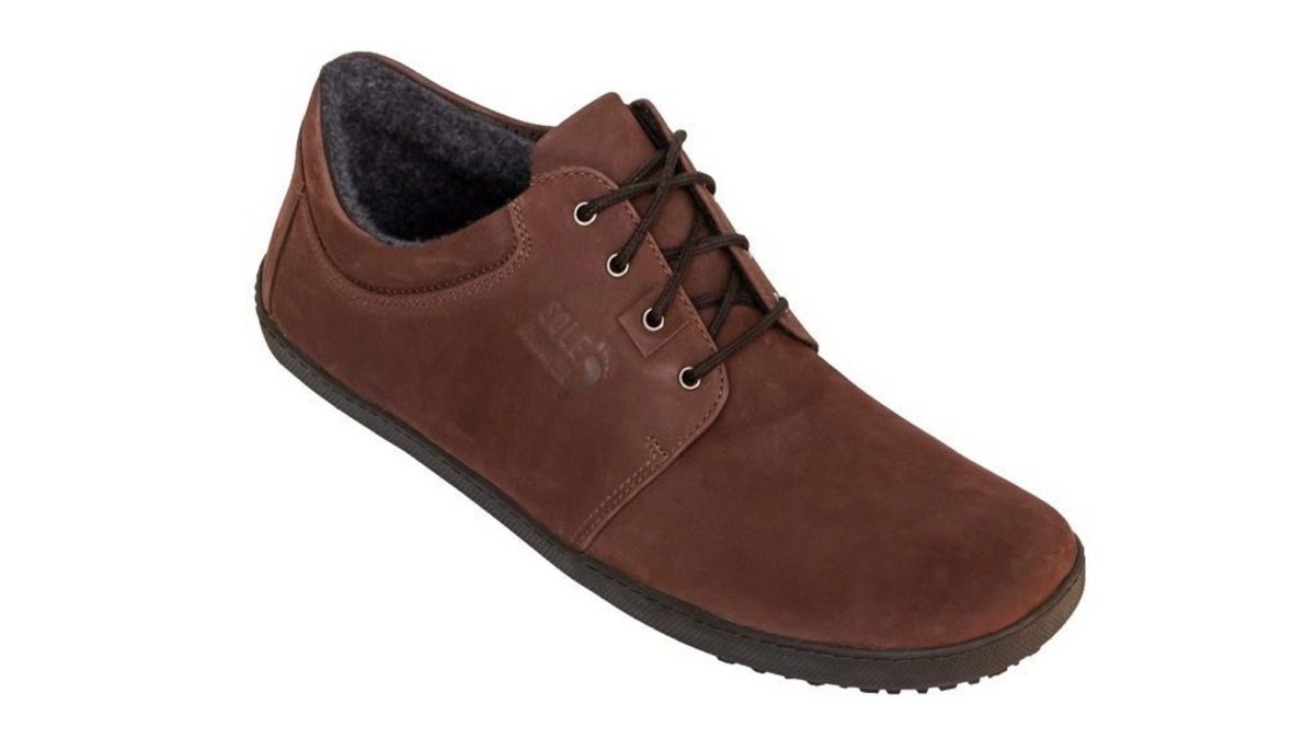 Barfußschuh, geschlossene Zehen und geschlossener Fersenbereich, Schnürsenkel, flexible Sohle, einzelner Schuh, schräge Vorderansicht