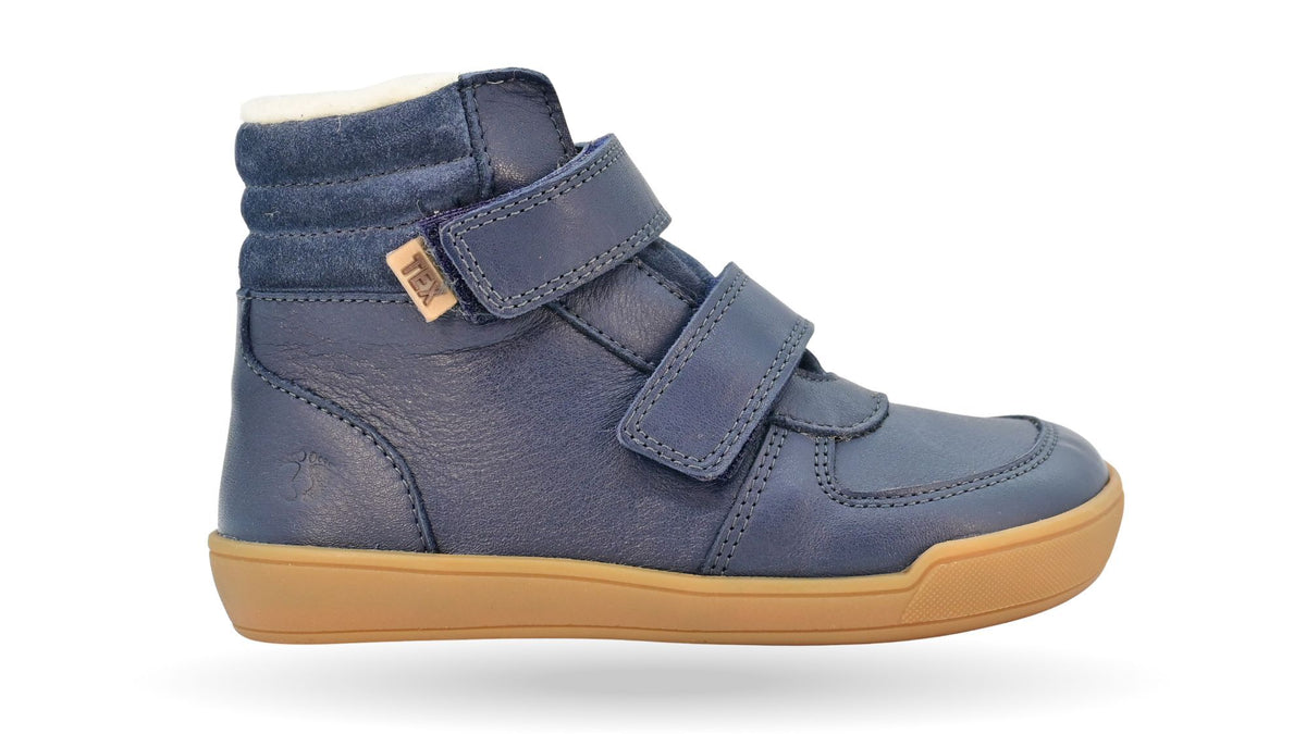 Barfußschuh für Kinder, geschlossene Zehenpartie, geschlossener Fersenbereich, zwei Klettverschlüsse, gepolsterter Schaftrand, flache Sohle, Seitenansicht außen