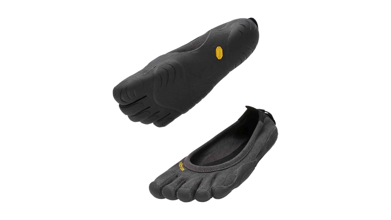 Barfußschuh für Erwachsene mit fünf einzelnen Zehenkammern als Paar, schräge Vorderansicht