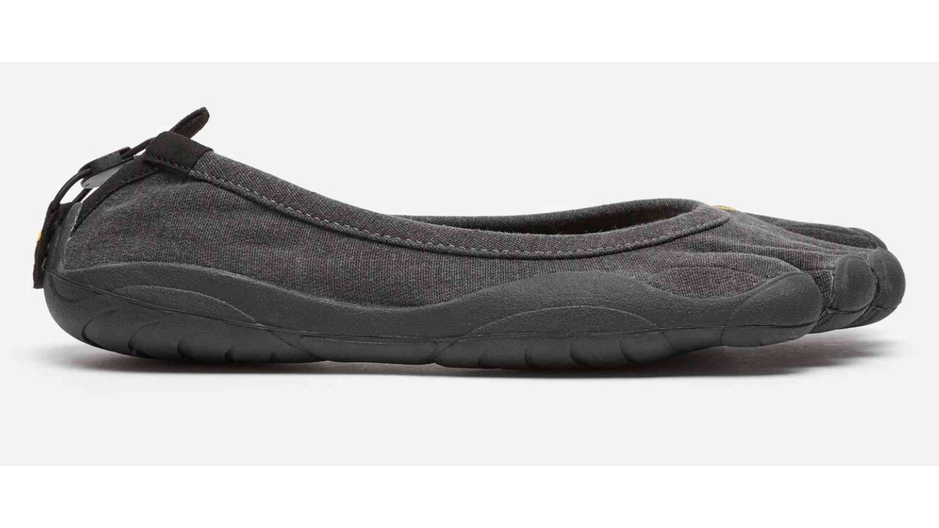 Barfußschuh für Erwachsene ohne Verschluss mit fünf einzelnen Zehenkammern und flacher Sohle, Seitenansicht außen