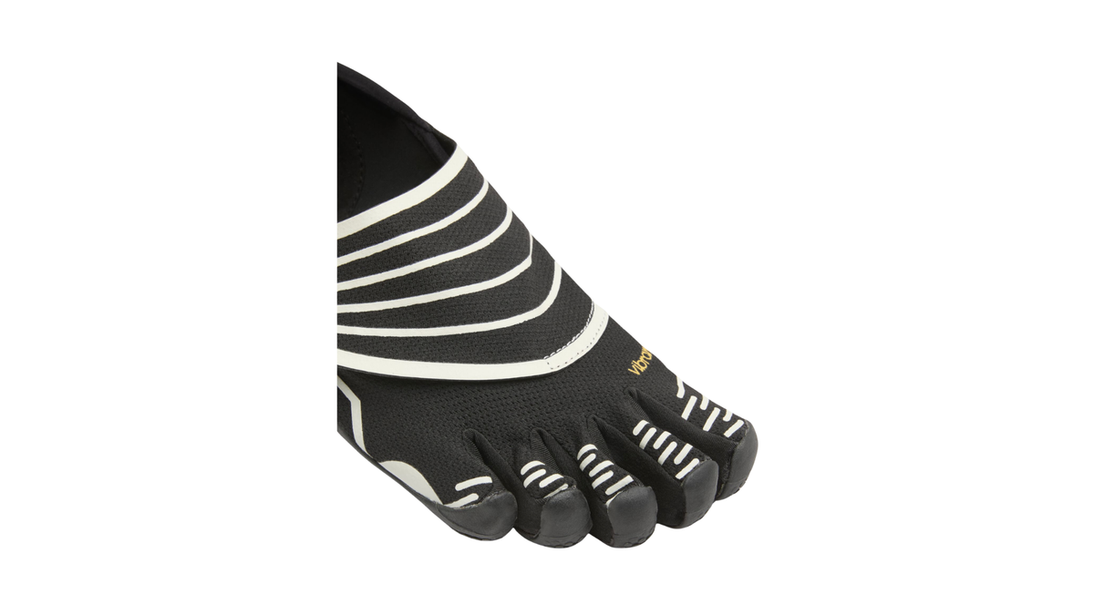 Zehenschuh mit separaten Zehenfächern, Klettverschluss und geschlossener Ferse, Einzelschuh, Detailansicht Zehenfächer