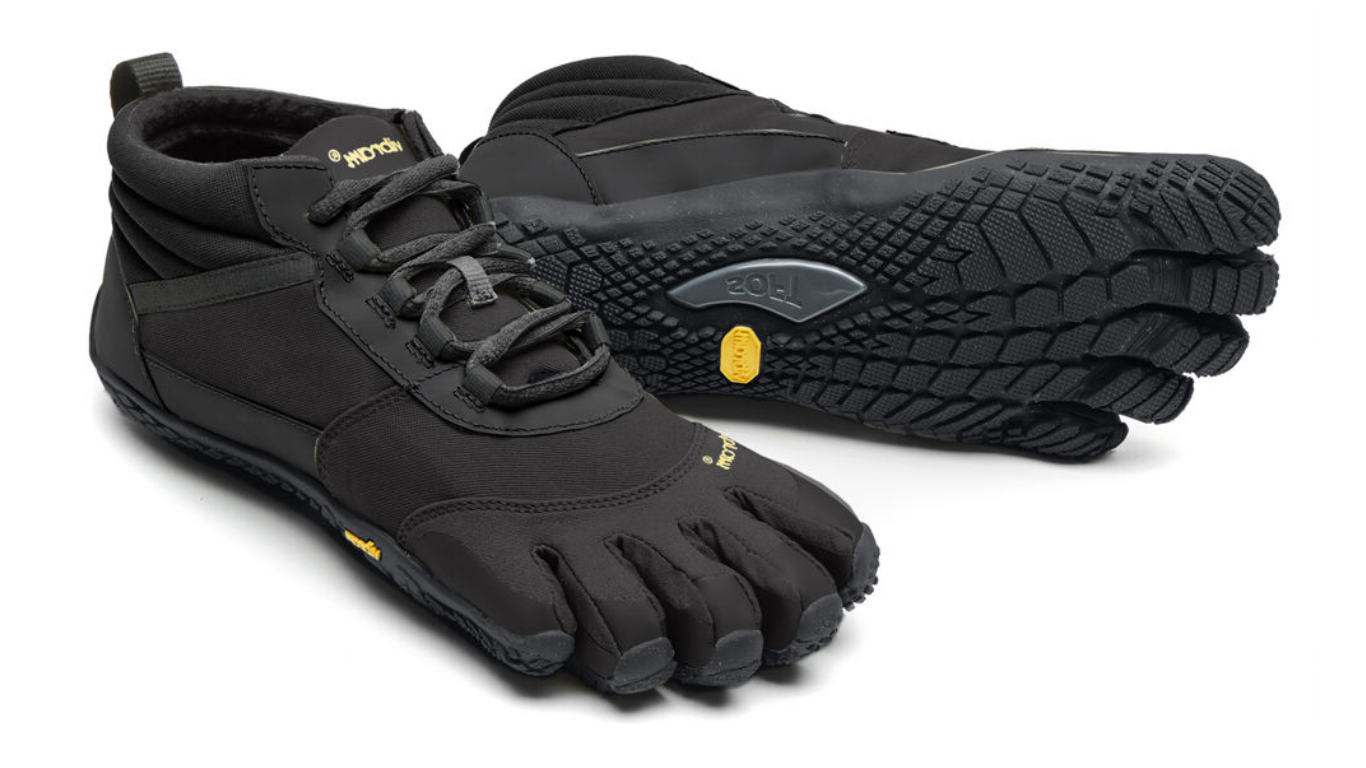 Barfußschuh für Erwachsene mit Schnürung, fünf einzelnen Zehenkammern und profilierter Sohle als Paar, schräge Vorderansicht