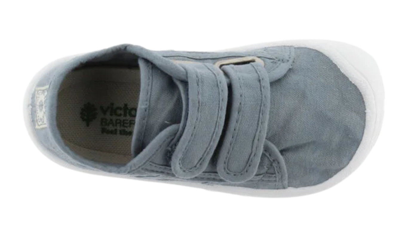 Barfußschuh für Kinder mit breiter Zehenbox, flexibler Sohle und zwei Klettverschlüssen, geschlossener Zehenbereich, Draufsicht