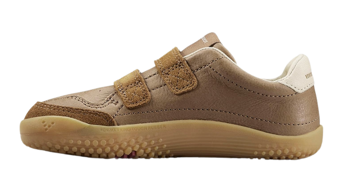 Barfußschuh für Kinder mit zwei Klettverschlüssen, breiter Zehenbox und geschlossenem Fersenbereich, Seitenansicht