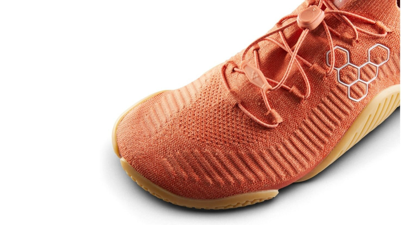 Barfußschuh für Erwachsene mit Schnellverschluss, breiter Zehenbox und geschlossenem Fersenbereich, Detailansicht Zehenbox