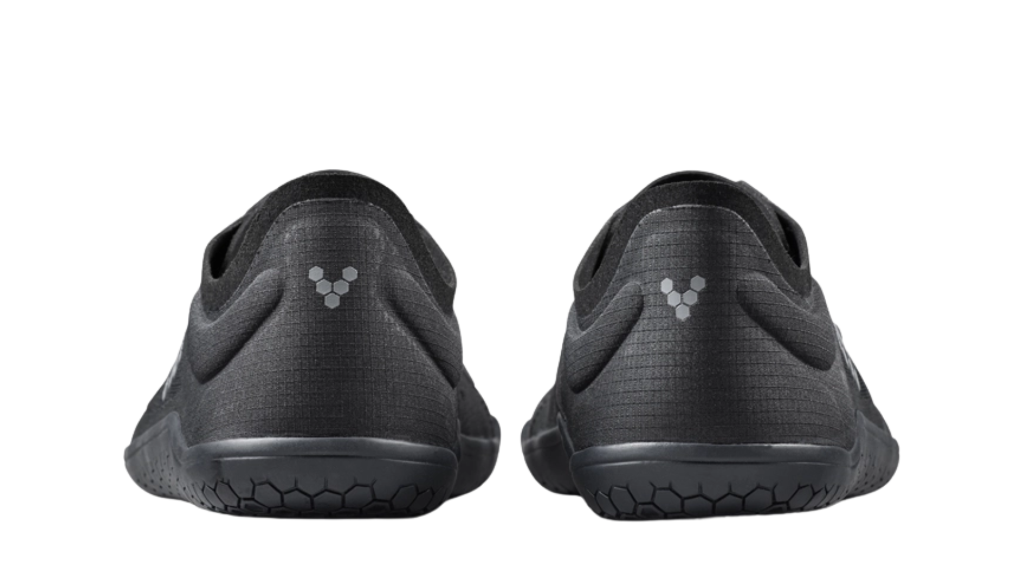 Barfußsneaker mit Schnürung, Mesh-Einsätzen und geschlossener Zehenpartie, Rückansicht als Paar