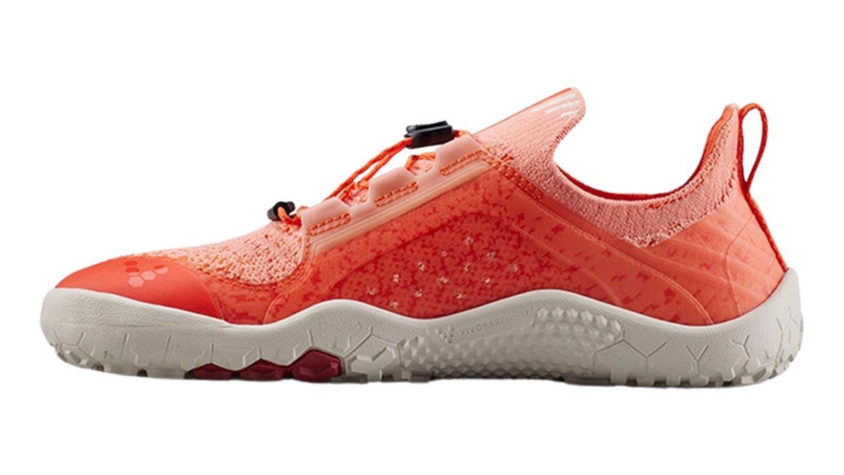Barfußschuh mit Schnellverschluss, breite Zehenbox, flexible Sohle, geschlossener Fersenbereich, Seitenansicht innen, einzelner Schuh
