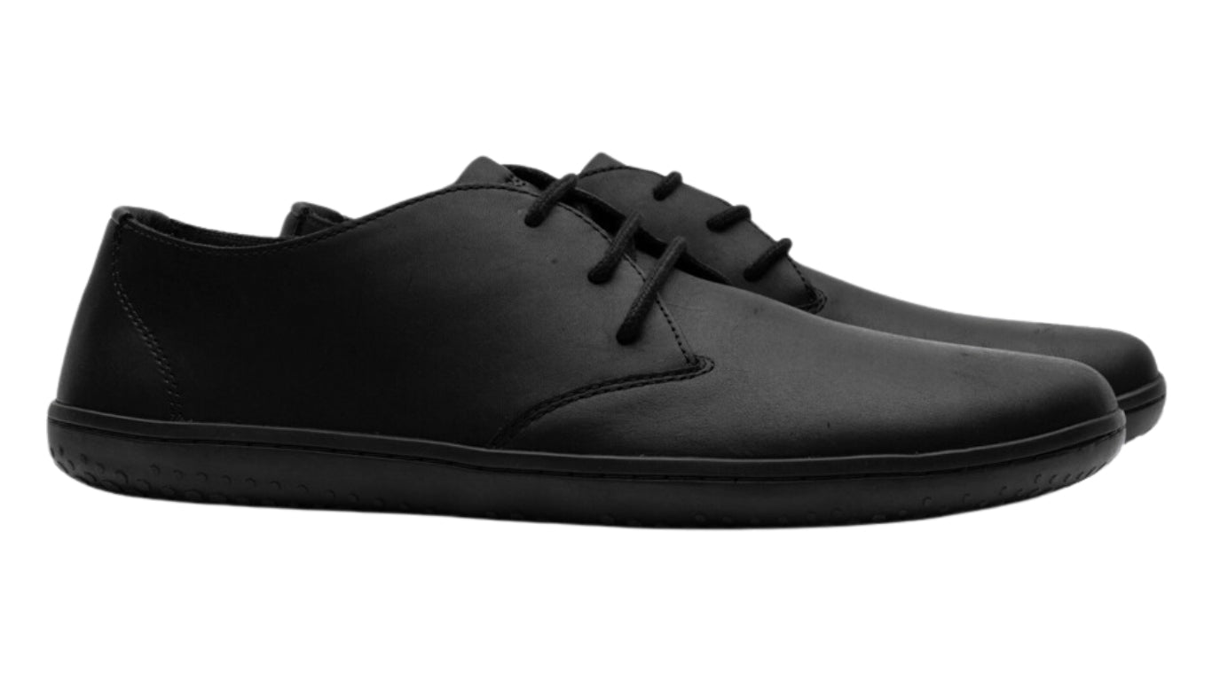 Barfußschuh für Erwachsene mit Schnürung, breiter Zehenbox und geschlossenem Fersenbereich als Paar, Seitenansicht außen