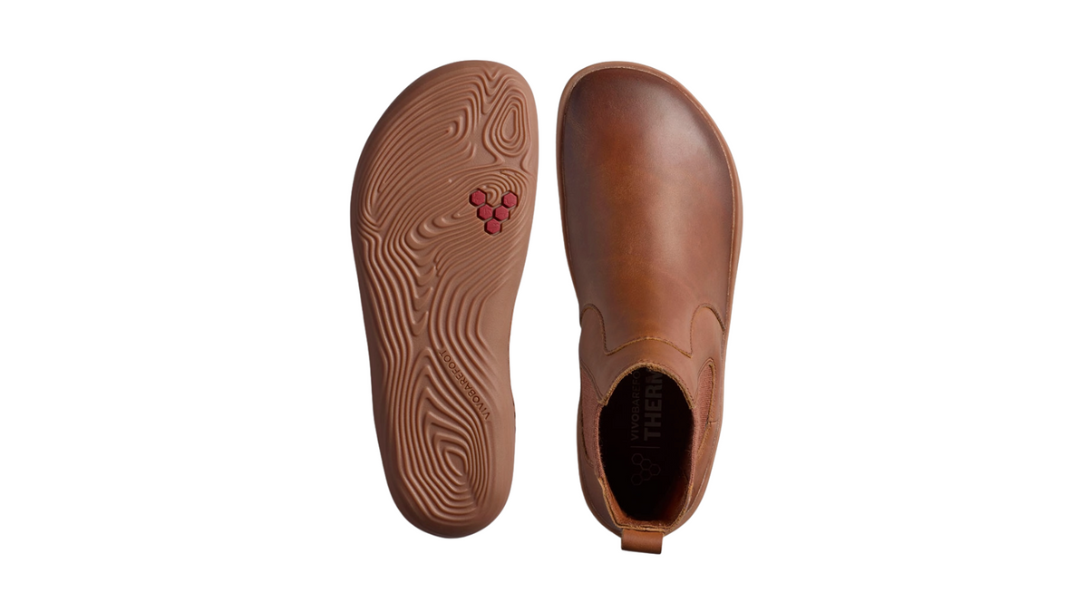 Zwei Chelsea-Barfußschuhe für Erwachsene, einer mit sichtbarer Laufsohle, einer mit sichtbarer Öffnung, Ansicht von unten und Draufsicht