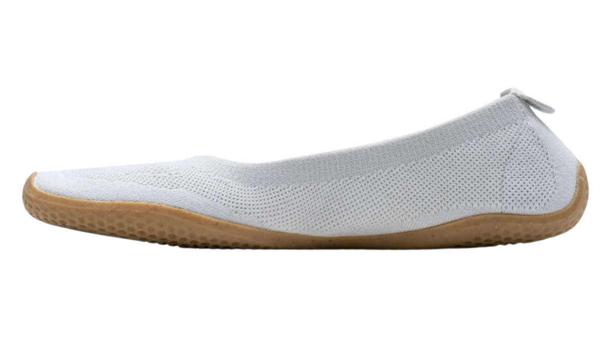 Barfußschuh für Erwachsene ohne Verschluss mit breiter Zehenbox und geschlossenem Fersenbereich, Seitenansicht