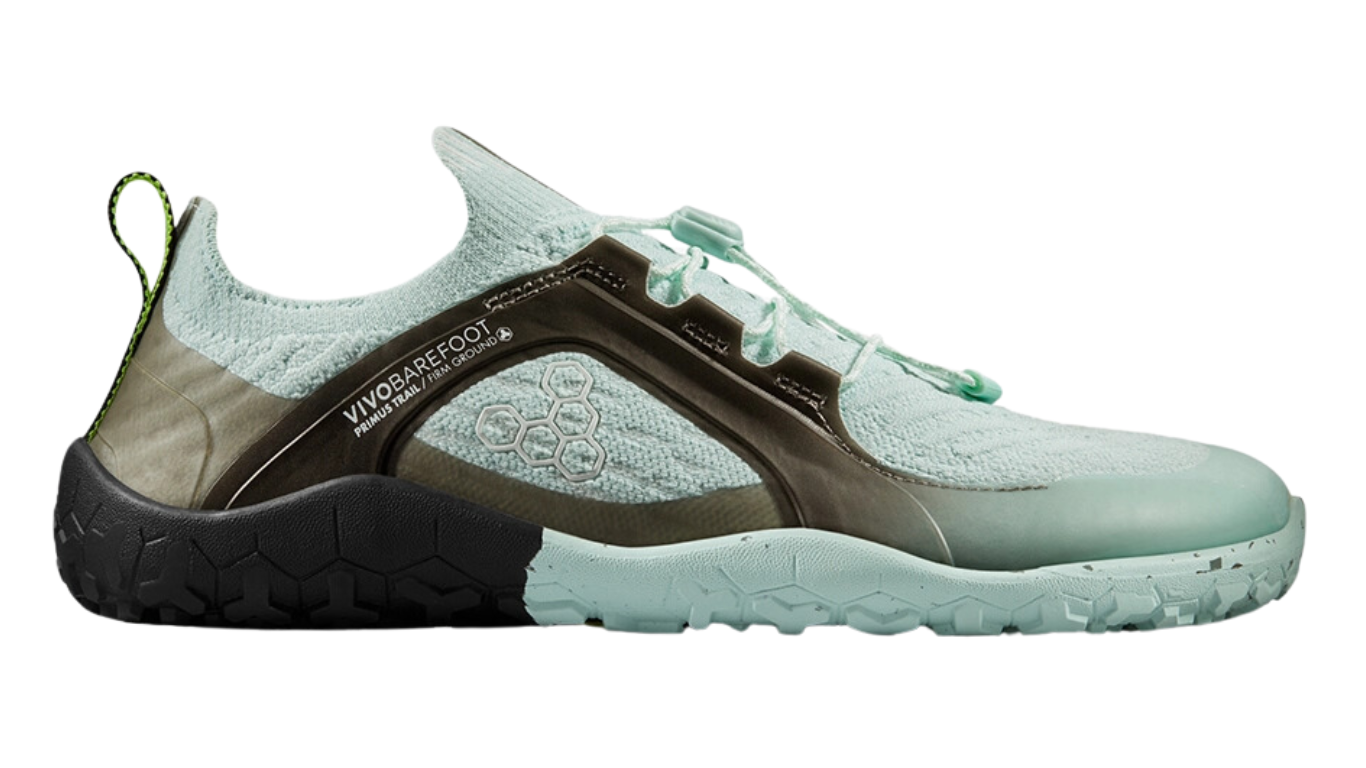 Barfußschuh mit Schnürung, breite Zehenbox, flexible Sohle, geschlossener Fersenbereich, Seitenansicht außen, einzelner Schuh