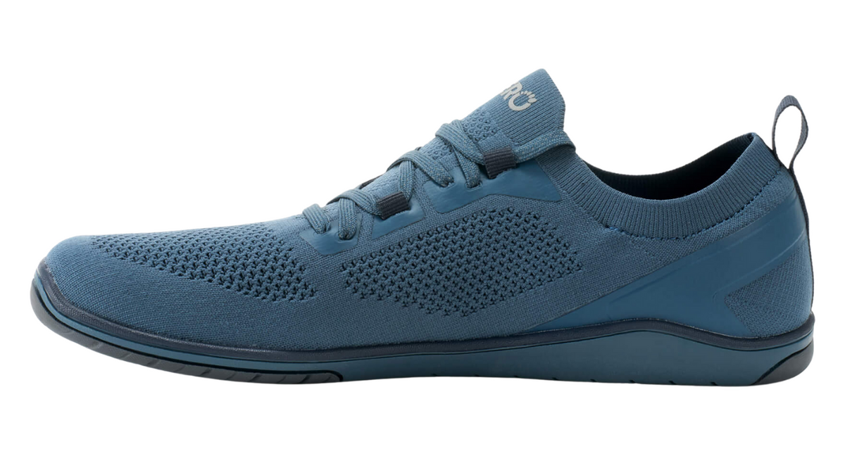 Barfußschuh, geschlossene Zehen und geschlossener Fersenbereich, Schnürung, flexible Sohle, Einzelschuh, Seitenansicht außen