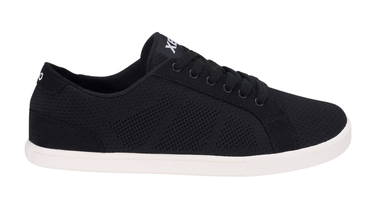 Barfußschuh mit Schnürung, breite Zehenbox, flexible Sohle, geschlossener Fersenbereich, Seitenansicht außen, einzelner Schuh