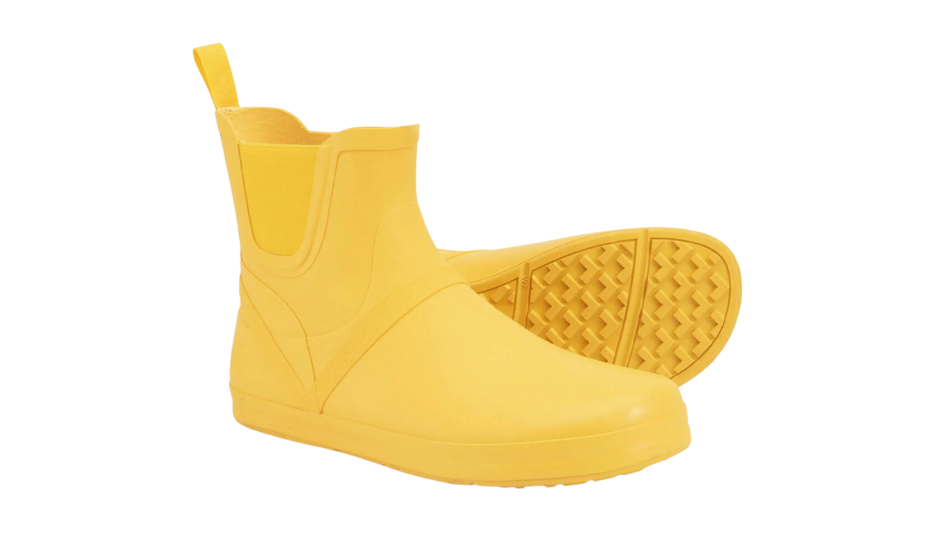 Barfußstiefel mit elastischem Einstieg, breite Zehenbox, flexible Sohle, geschlossener Schaft, geschlossener Fersenbereich, schräge Vorderansicht und Ansicht von unten